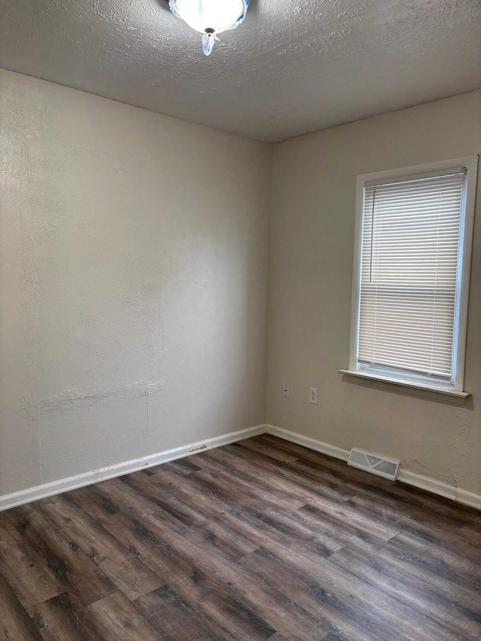 Building Photo - 622 McKeighan Ave