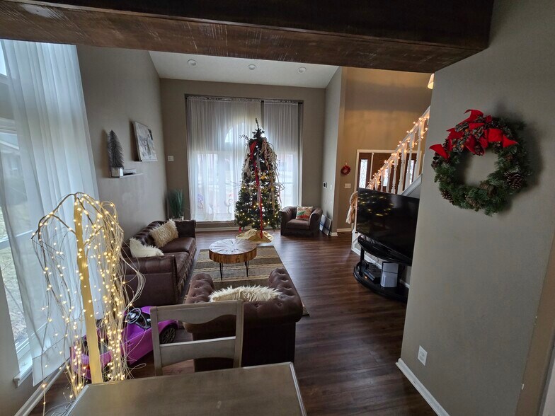 Building Photo - 25 Saxon Ct