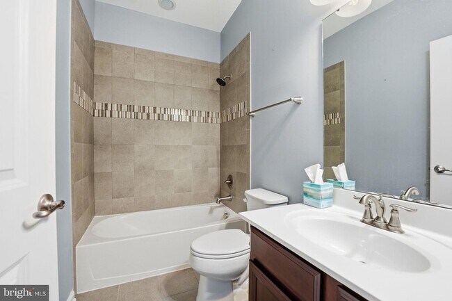 Building Photo - 14619 Featherstone Gate Dr