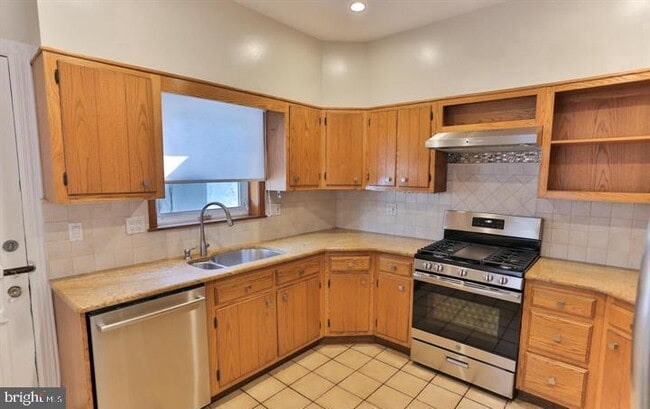 Building Photo - 855 N 24th St