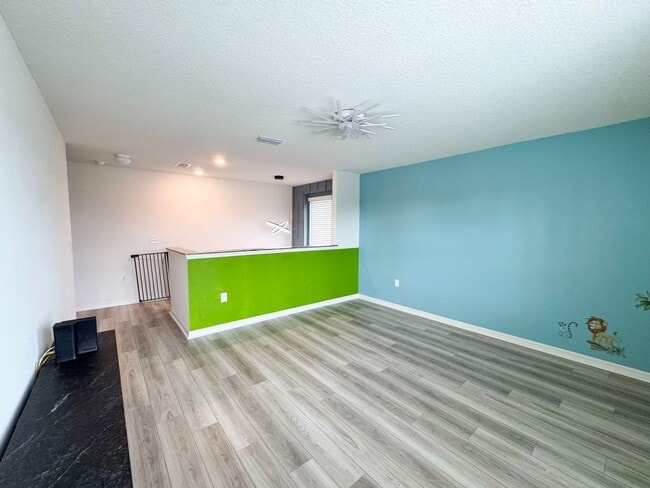 Building Photo - Beautiful 3 bedroom/2.5 bath in NEW Winter...