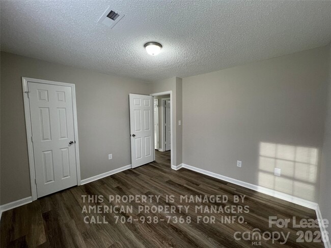 Building Photo - 309 Rustic Rd