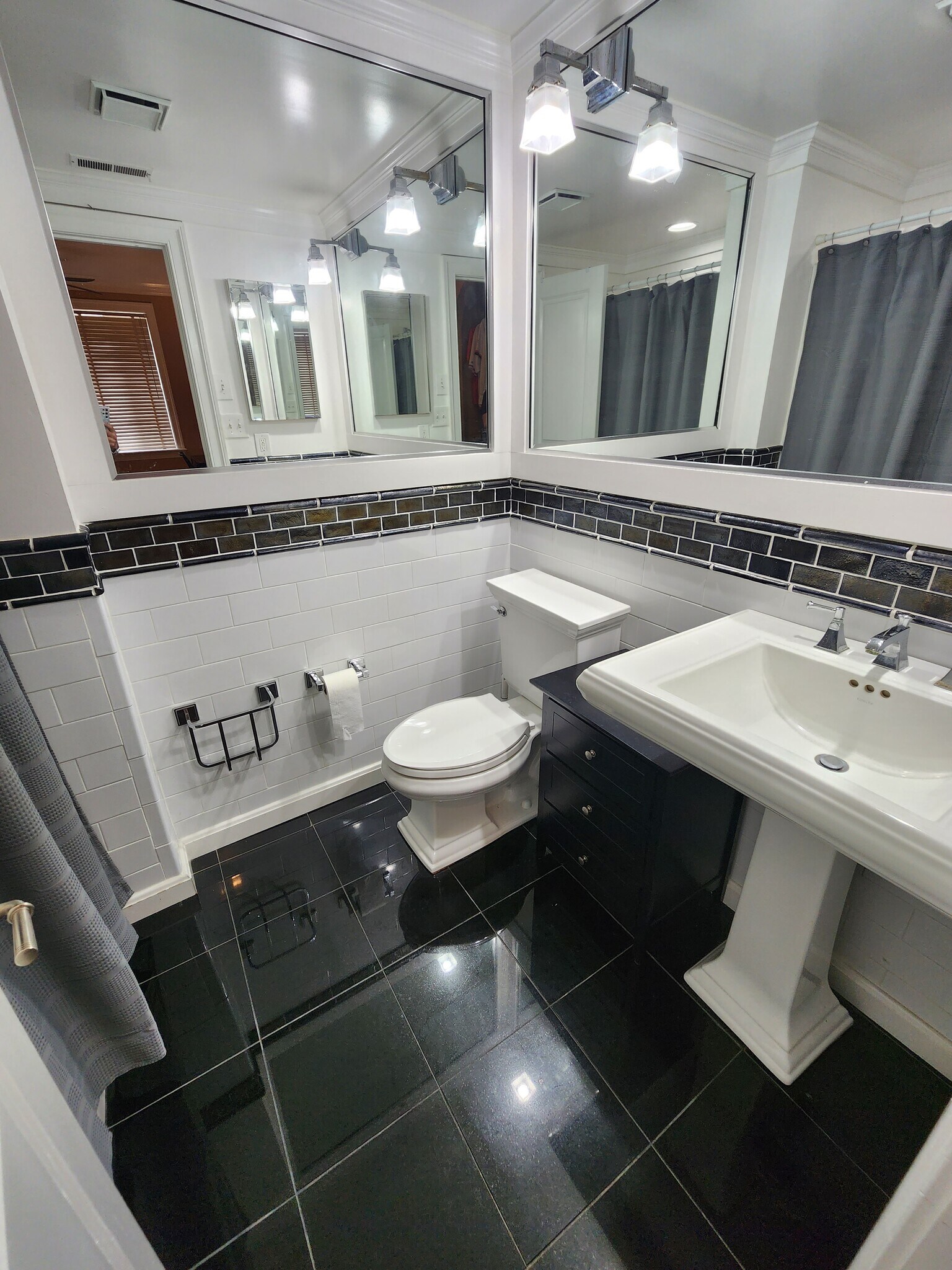 Building Photo - 8 Andrew Pl