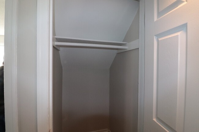 Building Photo - Gorgeous single-family Home