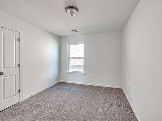 Building Photo - BRAND NEW HOME!