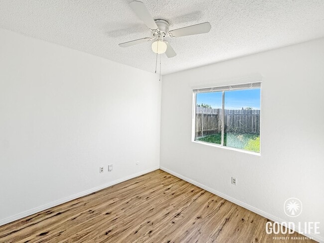 Building Photo - Beautiful 3Bd/2Ba Home With A 2 Car Garage Located In Mira Mesa!