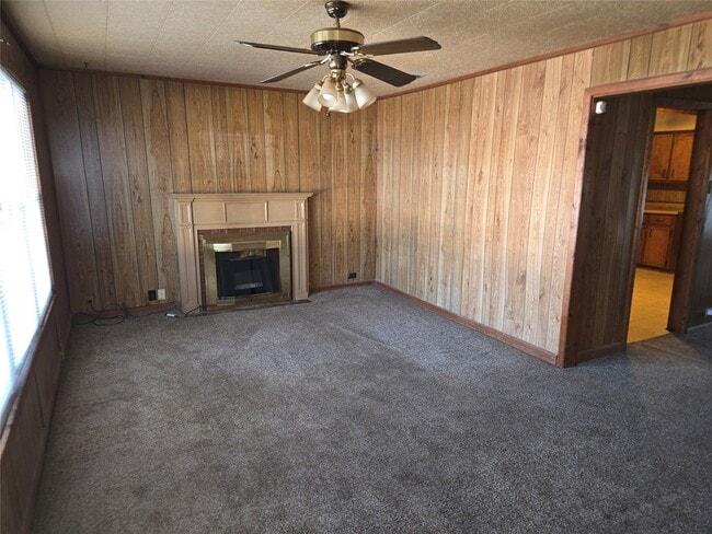 Building Photo - 1711 W 17th St