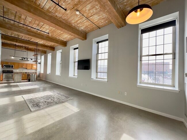 Building Photo - 35 Riverwalk Way
