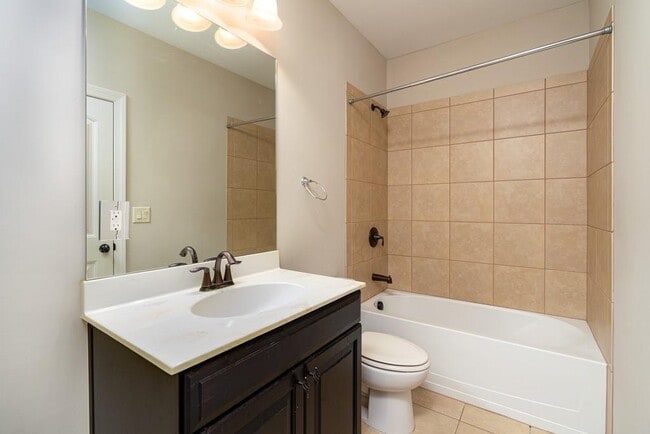 Building Photo - 1290 Redbud Dr