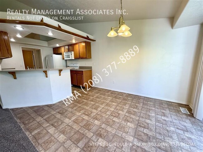 Building Photo - 12365 W Lachlan St