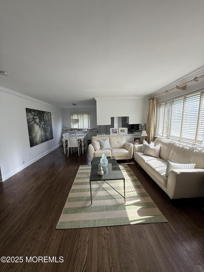 Building Photo - 35 Sternberger Ave