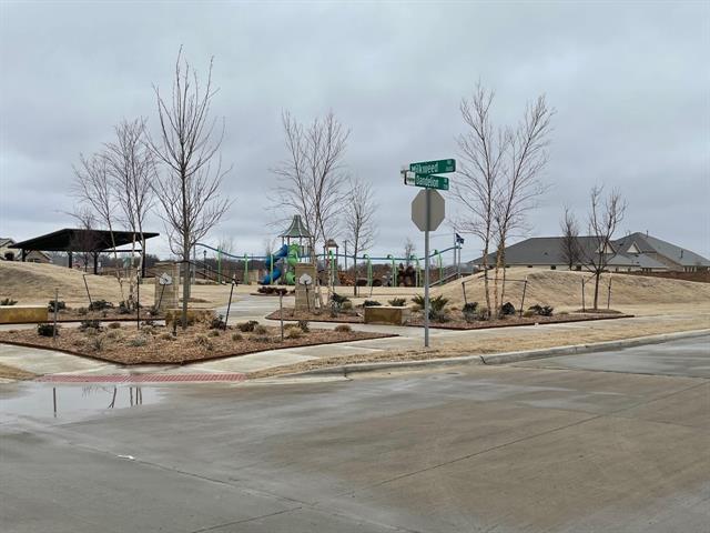Building Photo - 3700 Milkweed Rd