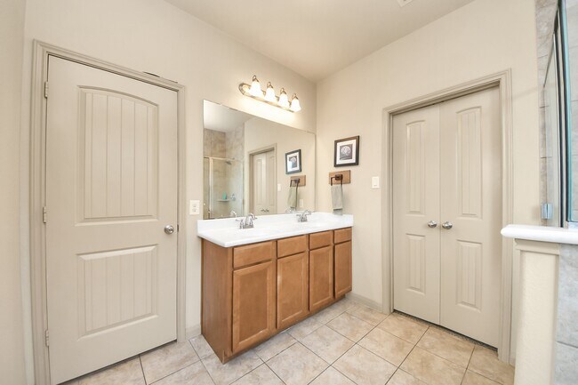 Building Photo - 2602 Ash Haven Ln