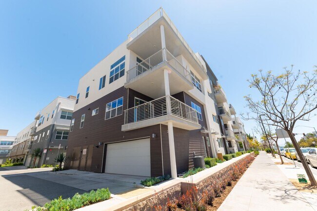 Building Photo - Otay Ranch Two Weeks FREE  3 bd /2 ba Newer Condo w Garage, Laundry + More!