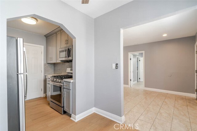 Building Photo - 1049 Western Ave