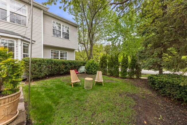 Building Photo - 3404 Interlochen Ln