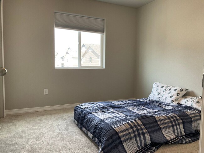 Building Photo - Beautiful Townhome in Townes At Woodmen Heights