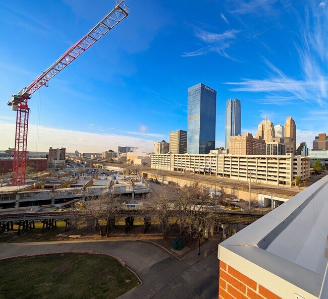 Building Photo - Downtown Living