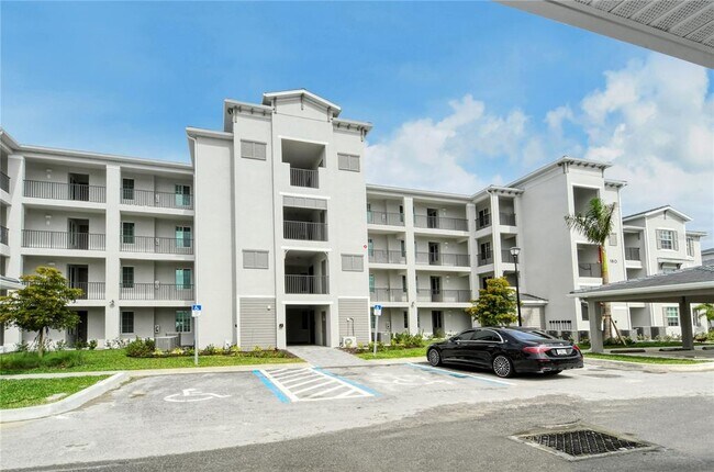 Building Photo - 12180 Wellen Golf St