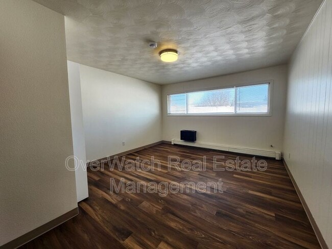 Building Photo - 3925 E 9th Ave