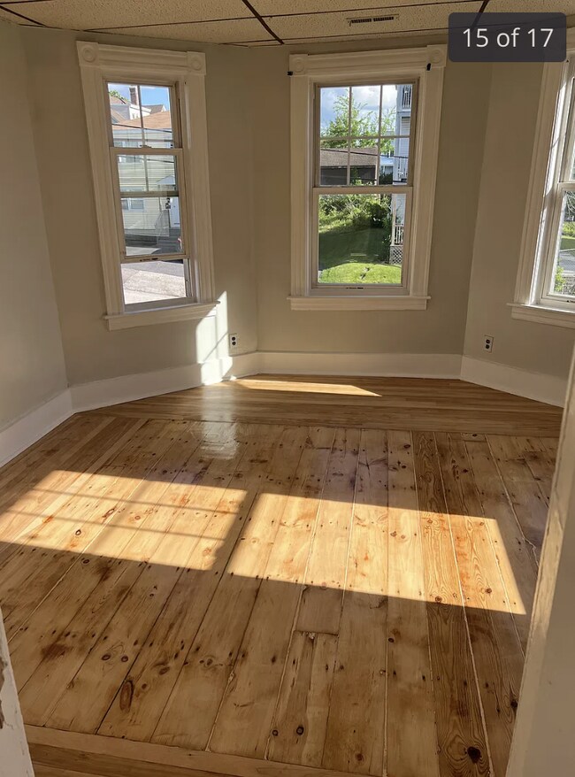 Building Photo - Beautiful apartment located in Worcester, MA