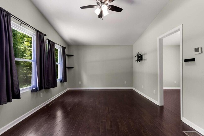 Building Photo - 1741 Branch View Dr