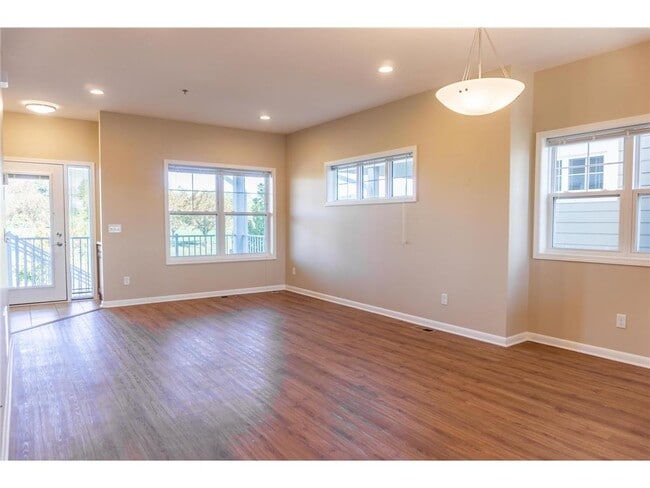 Building Photo - 2974 Clover Ridge Dr