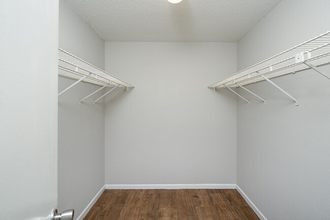 Building Photo - 1040 Dorado Dr