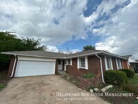 Building Photo - 423 W Douglas Dr