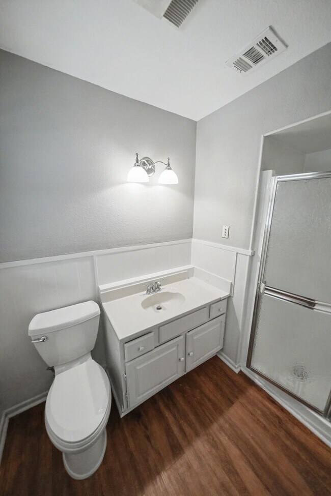 Building Photo - Classic Northeast San Antonio Gem with Two Living Areas - Realtor Commission: $500