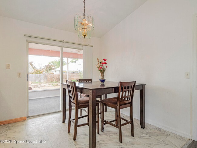 Building Photo - 483 Melrose Ln