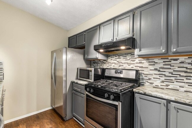 Building Photo - Great Location 2BR/2BA Condo - No App Fee