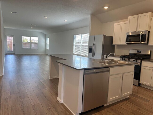 Building Photo - 2513 Four Waters Lp