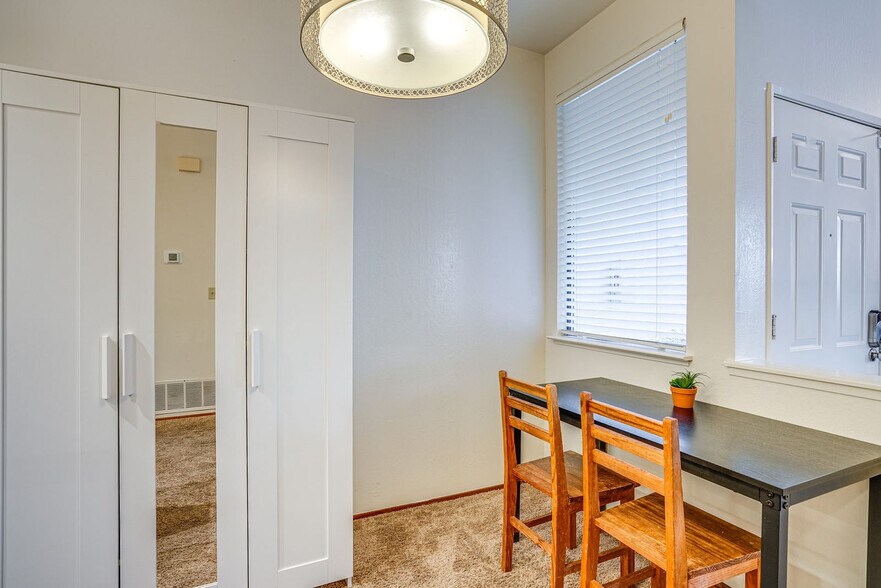 Building Photo - 3643 West Ct