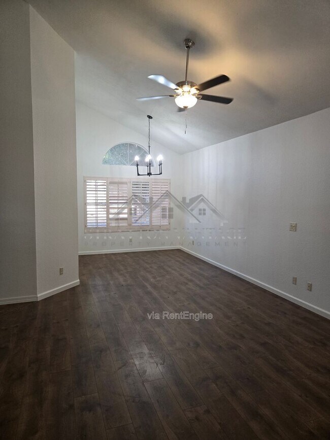 Building Photo - 4314 E Silverwood Dr