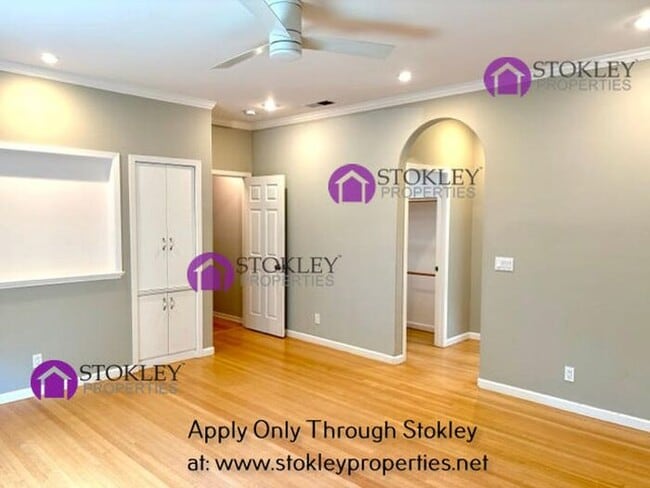 Building Photo - 231 Ivy Dr