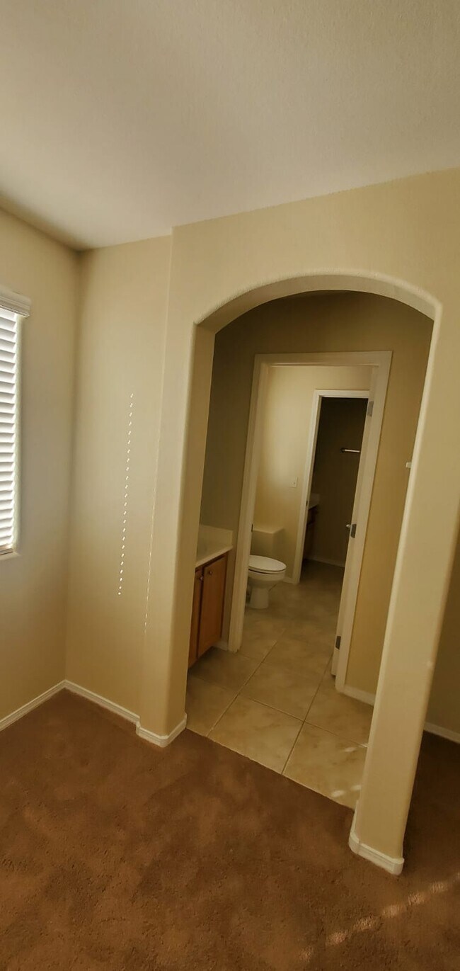 Building Photo - 3916 Pia Rosetta St