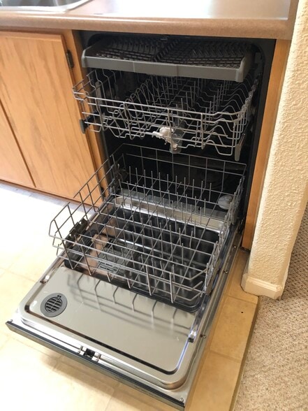 3 tray Dishwasher - 10001 Woodcreek Oaks Blvd