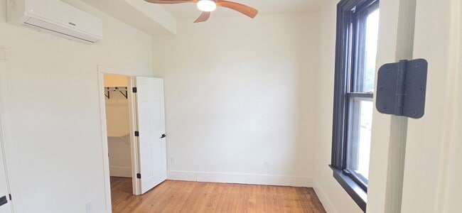Building Photo - 1205 Lee St