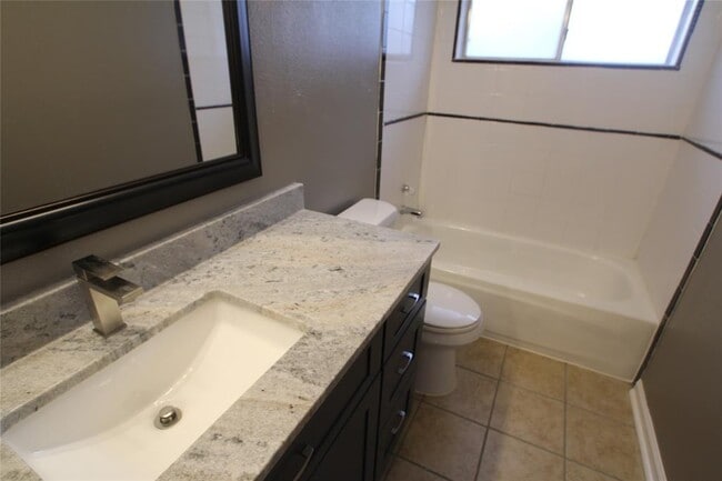 Building Photo - 3438 Brookwood Dr