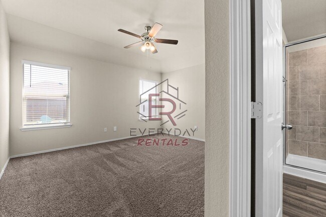 Building Photo - Beautiful 3 bedroom 2 bathroom home