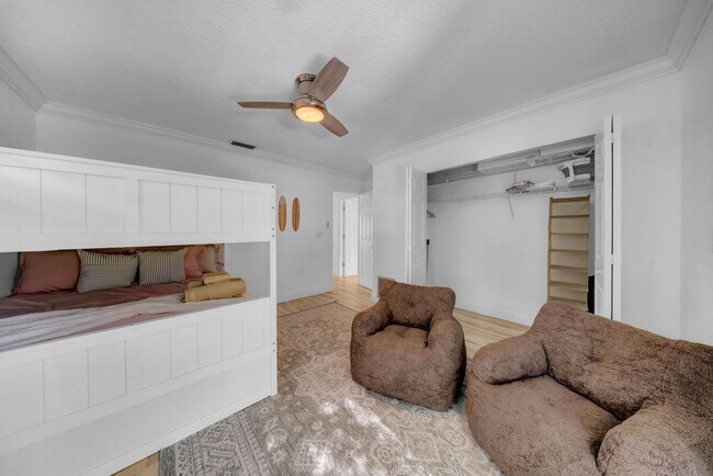 Building Photo - 555 S Gulf Dr