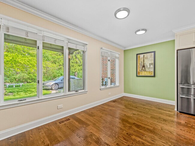 Building Photo - 1068 Shermer Rd