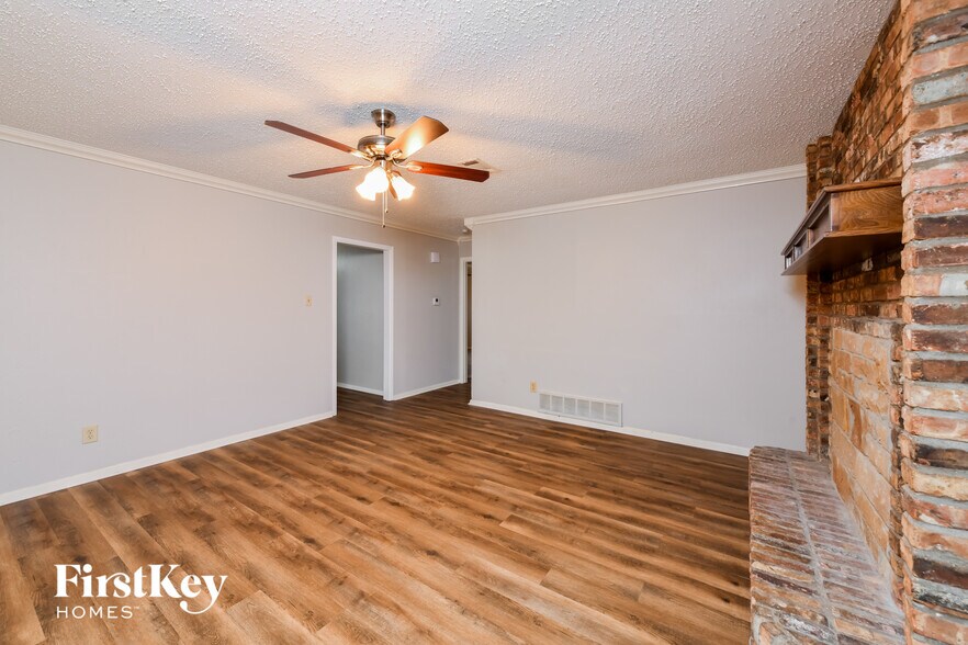 Building Photo - 612 Mesa Dr