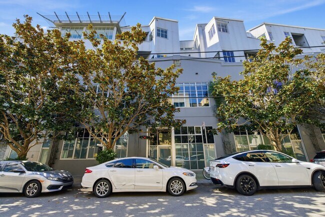 Building Photo - 60 Rausch St