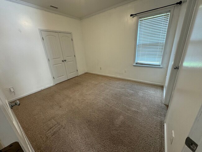 Building Photo - 3098 Glencorra dr