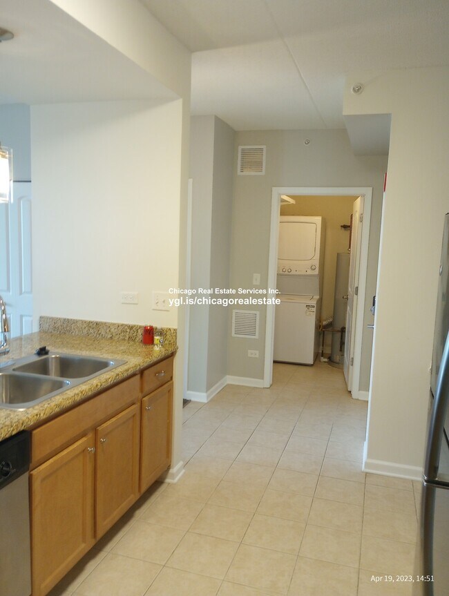 Building Photo - 2825 Easton St