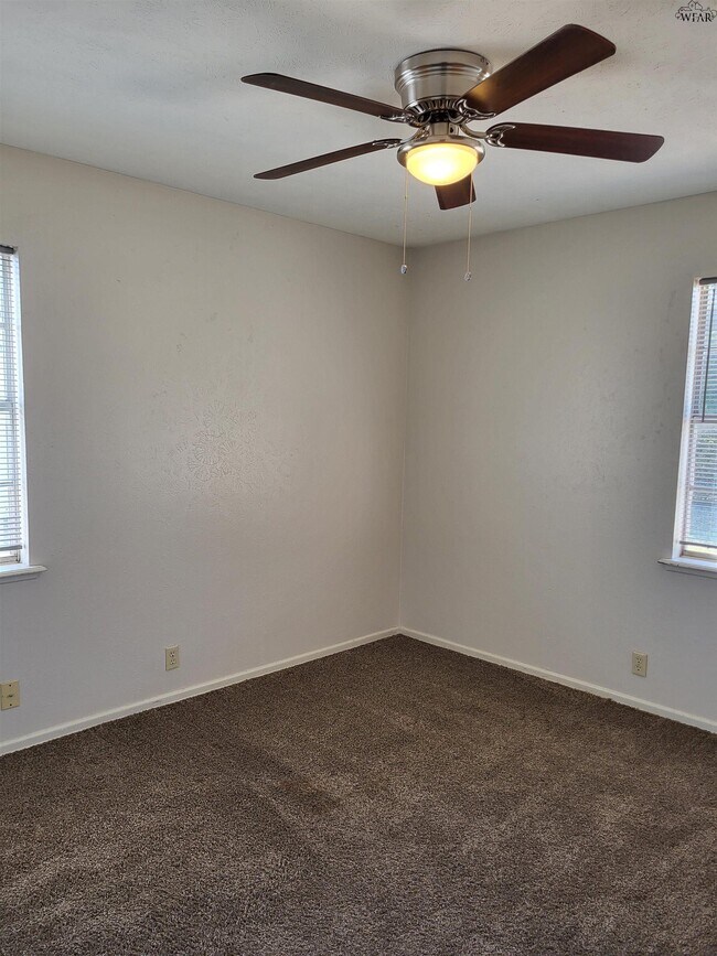 Building Photo - 4606 Tammy Dr