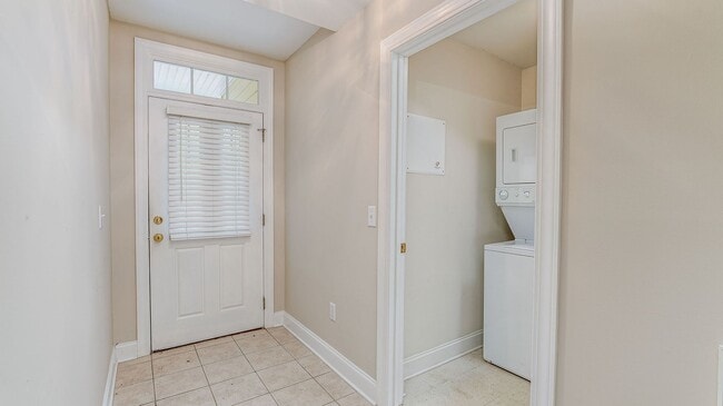 Building Photo - 2 Bedroom 2 Bath Condo in Indigo Hall at H...