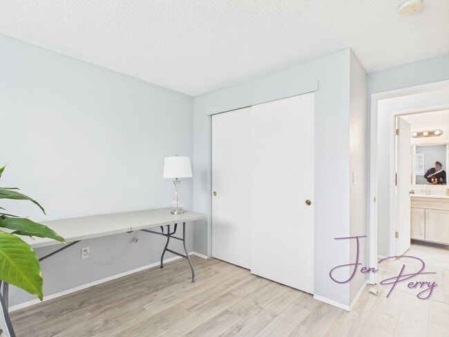 Building Photo - 3 Bedroom near Vista Middle School Ferndale